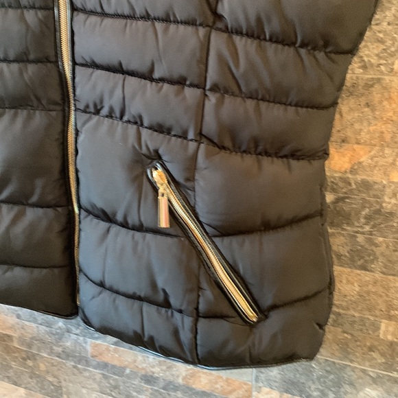 Women’s YMI Black Puffer Vest with Fleece Lining Size L - Picture 4 of 13